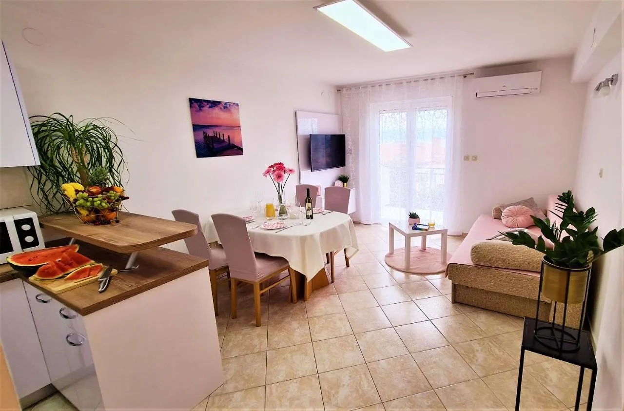 Apartment Karamarko Malinska