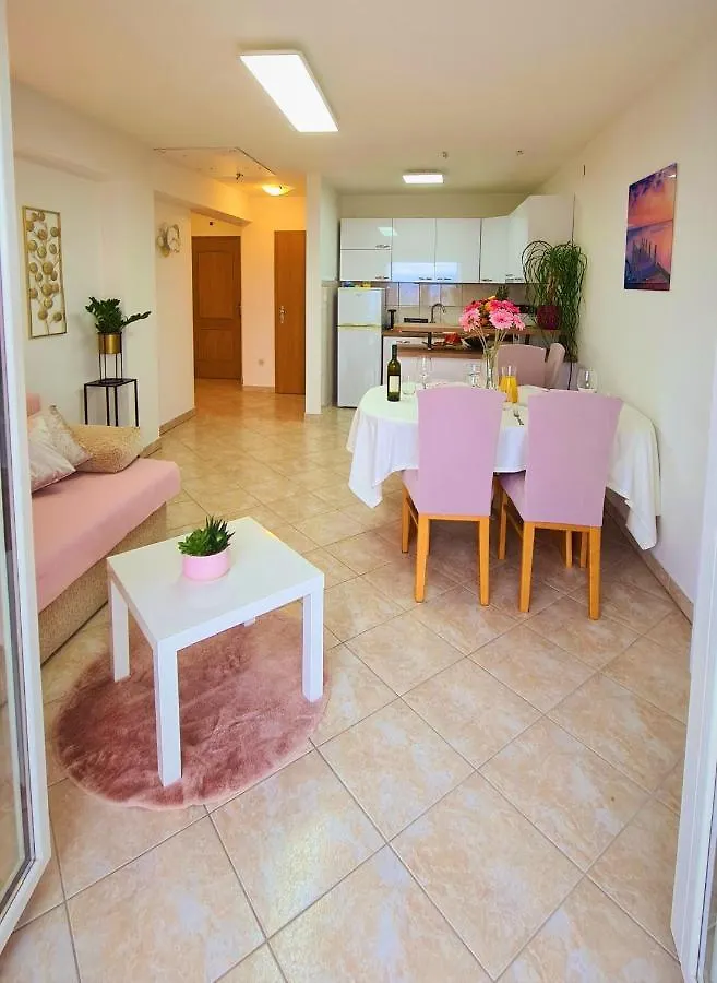 Apartment Karamarko Malinska 0*,  Croatia